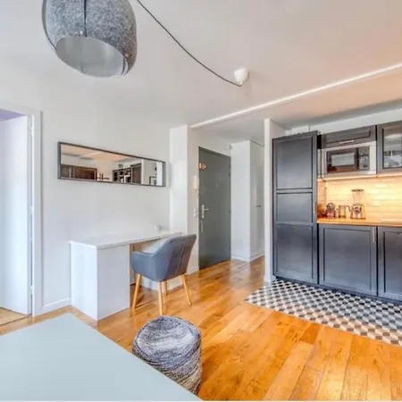 Au Centre, 3 Min A Pieds Du Tram Apartment *